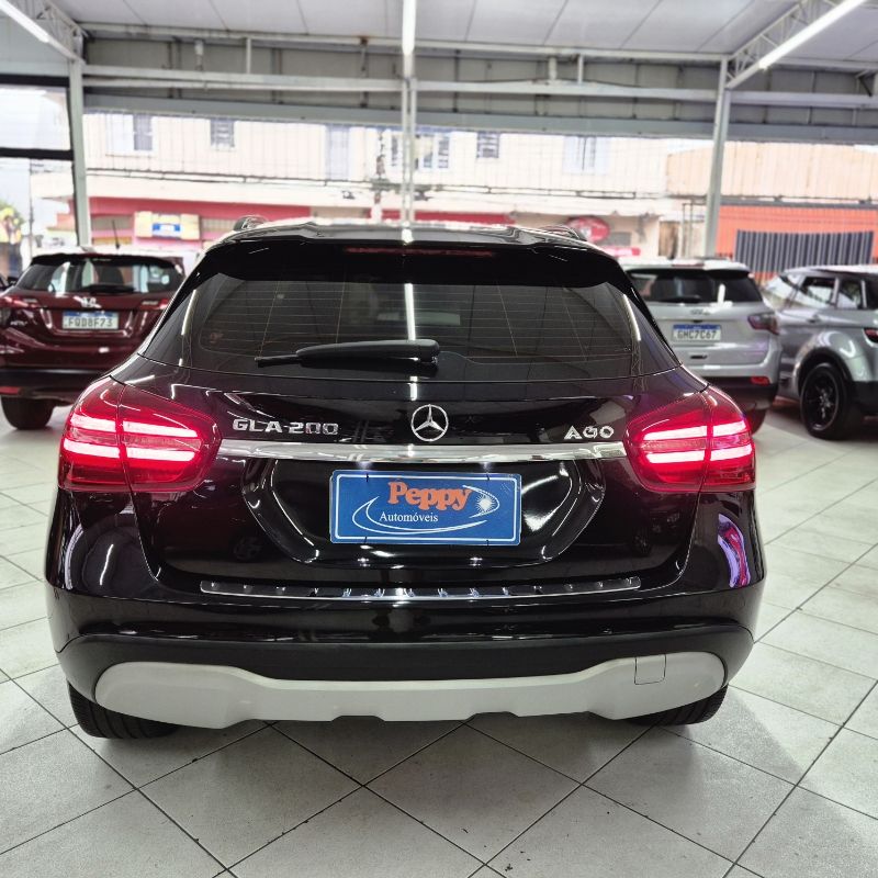 Mercedes-Benz GLA 200