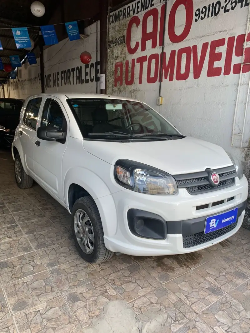 Fiat Uno Attractive 1.0 8V (Flex) 4p