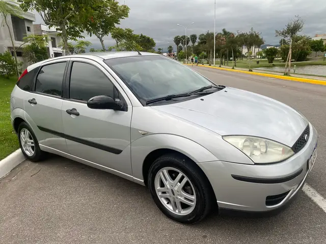 Carro Ford Focus Hatch 2007 GLX 2.0 16V Duratec