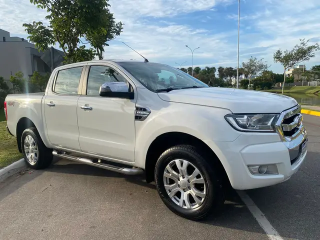 Carro Ford Ranger Cabine Dupla 2017 Ranger 3.2 XLT CD 4x4 (Aut)
