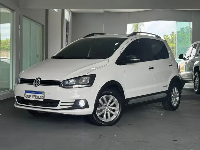 Carro Volkswagen Fox 2017 1.0 MPI Track (Flex)