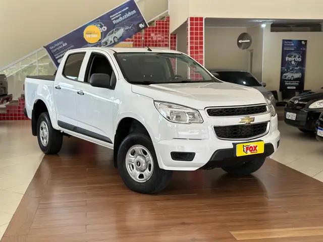 Carro Chevrolet S10 Cabine Dupla 2013 S10 LS 2.8 diesel (Cab Dupla) 4x2