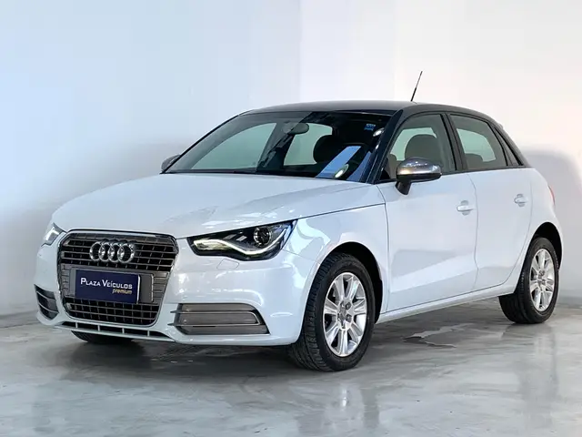 Carro Audi A1 2015 1.4 TFSI Sportback Attraction S Tronic
