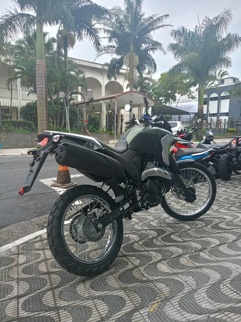 Yamaha XTZ 250 Lander Connected