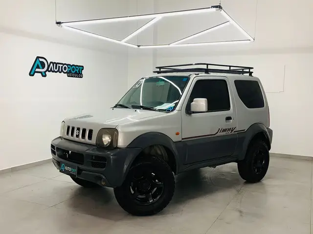 Carro Suzuki Jimny 2010 4x4 1.3 16V