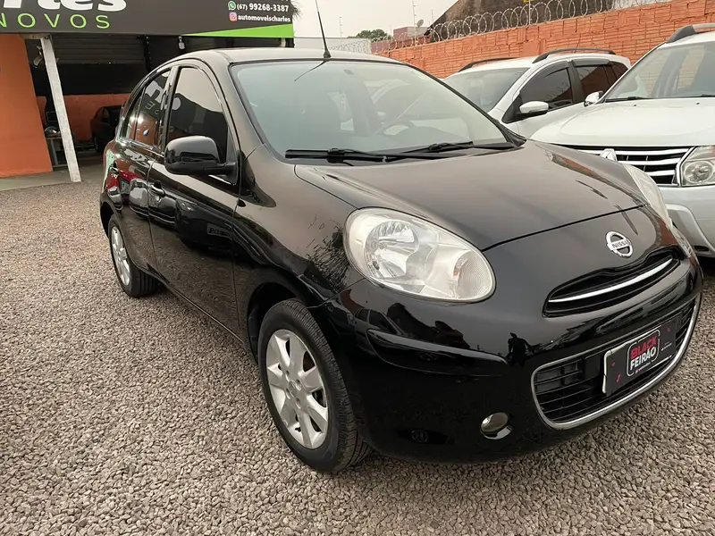 Nissan March 1.6 16V SV (Flex)