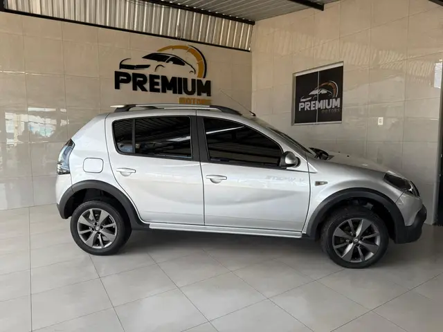 Carro Renault Sandero Stepway 2013 1.6 16V Hi-Flex (aut)