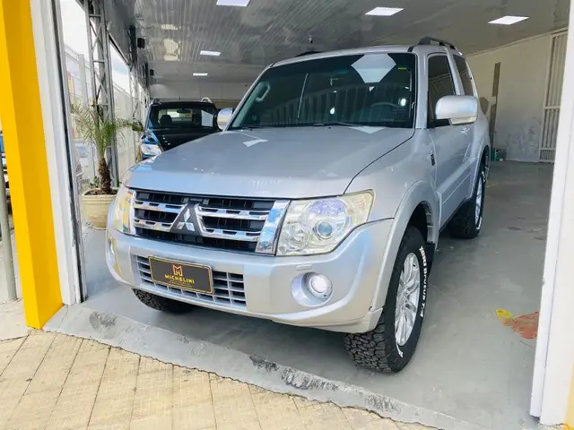 Carro Mitsubishi Pajero Full 2012 HPE 3.8 3p