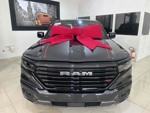 Carro RAM Rampage 2024 R/T 2.0 Turbo