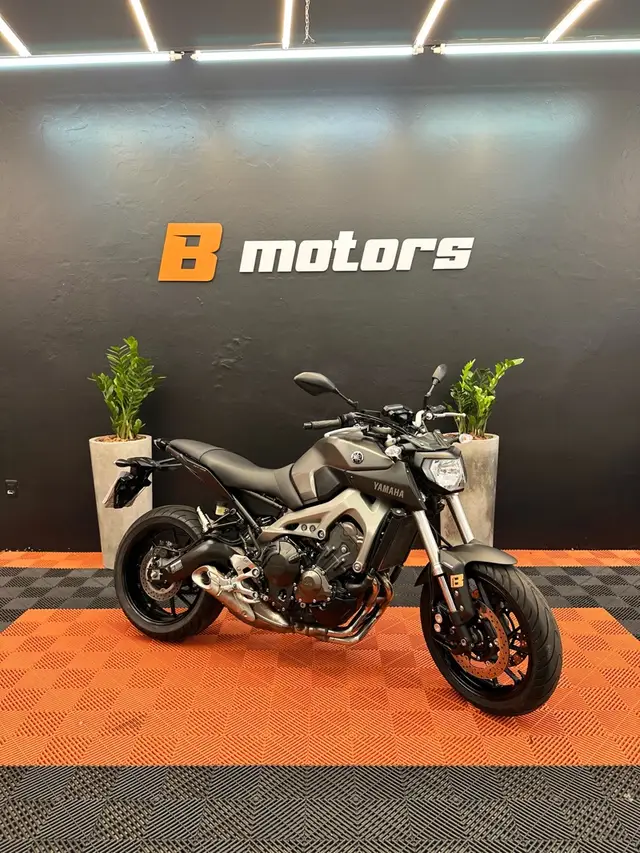 Carro Yamaha MT-09  2016 ABS