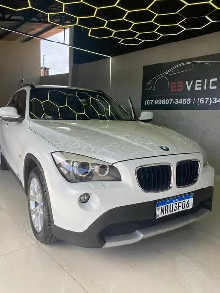 Carro BMW X1 2013 2.0 sDrive18i (aut)