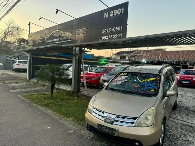Carro Nissan Grand Livina 2010 SL 1.8 16V (flex)