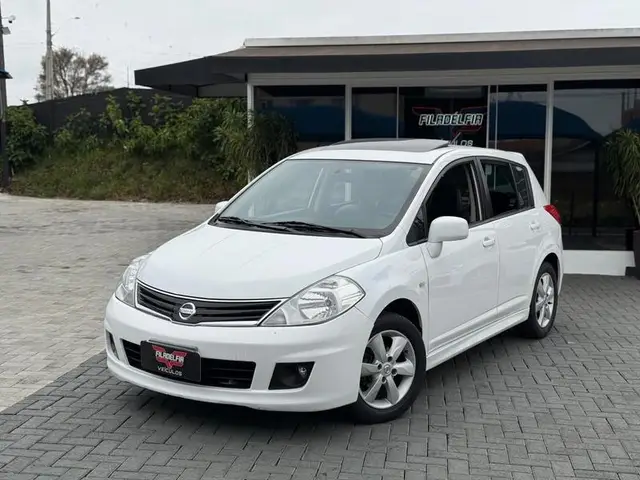 Carro Nissan Tiida 2013 SL 1.8 (flex)
