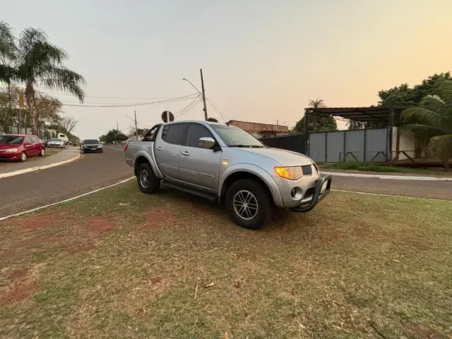 Carro Mitsubishi L200 Triton Sport 2008 L 200 Triton HPE 4x4 3.2 (cab. dupla)