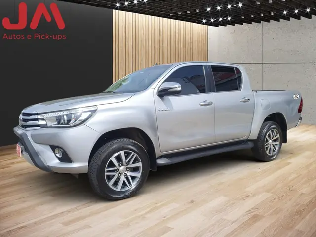 Carro Toyota Hilux Cabine Dupla 2017 Hilux 2.8 TDI SRX CD 4x4 (Aut)