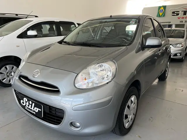 Carro Nissan March 2014 1.6 16V SR (Flex)