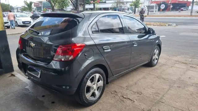 Carro Chevrolet Onix 2018 1.0 Joy SPE/4