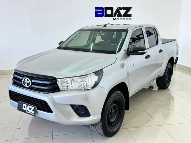 Carro Toyota Hilux Cabine Dupla 2017 Hilux 2.8 TDI STD CD 4x4