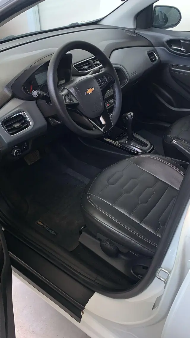 Carro Chevrolet Onix 2019 1.4 LTZ SPE/4 (Aut)