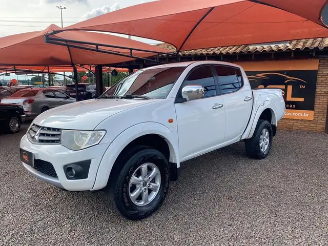 Carro Mitsubishi L200 Triton Sport 2013 2.4 HLS (Flex)