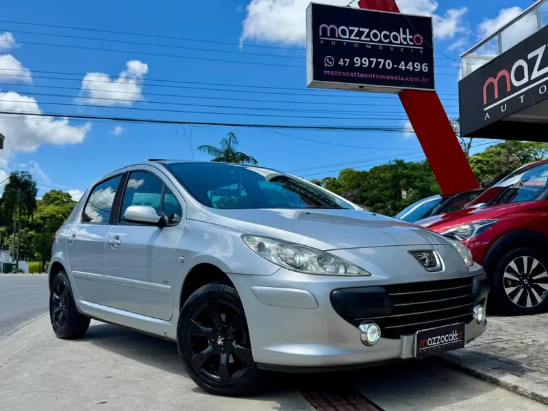 Peugeot 307 Hatch. Presence 1.6 16V (flex)