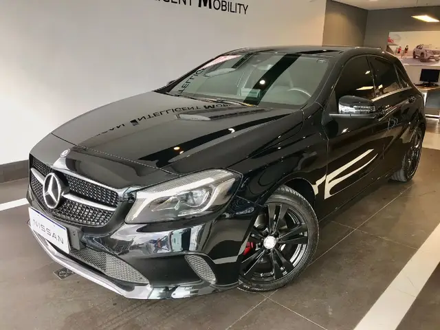 Carro Mercedes-Benz A 200 2017 200 1.6 Turbo FlexFuel DCT