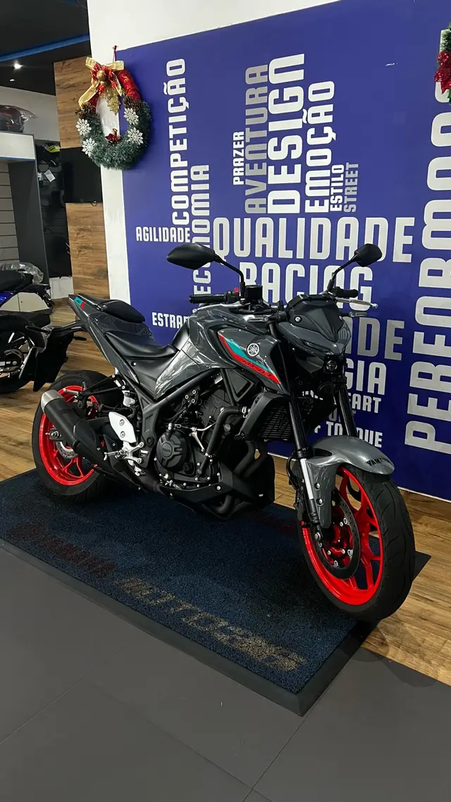 Carro Yamaha MT-03 2023 ABS