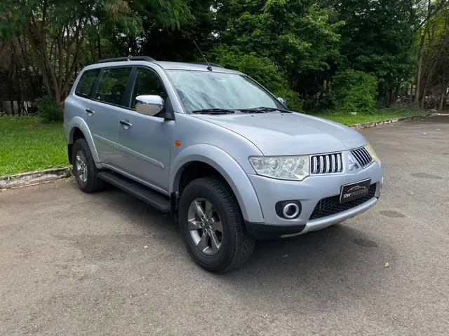 Carro Mitsubishi Pajero Dakar 2013 3.2 4WD (Aut)