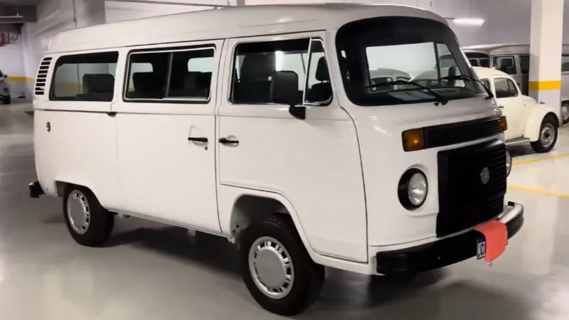 VW Kombi teve versão com motor 1.8 AP do Gol feita no Brasil