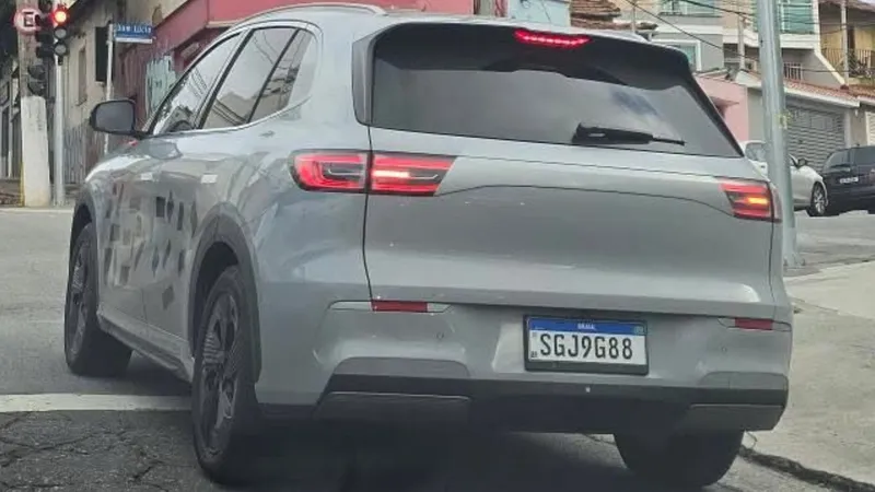 Novo Geely Galaxy E5: SUV elétrico que roda mais de 500 km é flagrado em SP