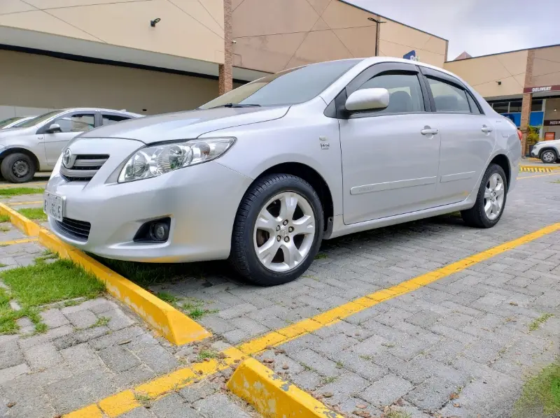Toyota Corolla Sedan GLi 1.8 16V (flex) (aut)