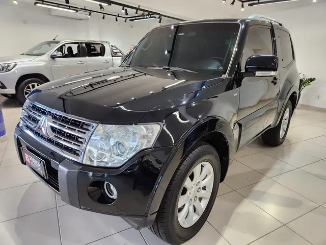 Carro Mitsubishi Pajero Full 2011 HPE 3.8 3p