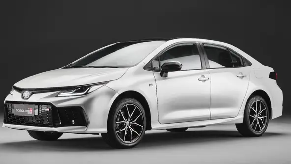 Sedan passou por atualização e agora tem apenas uma versão híbrida