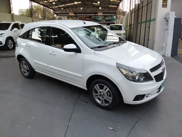 Carro Chevrolet Agile 2013 LTZ 1.4 Easytronic (Flex)