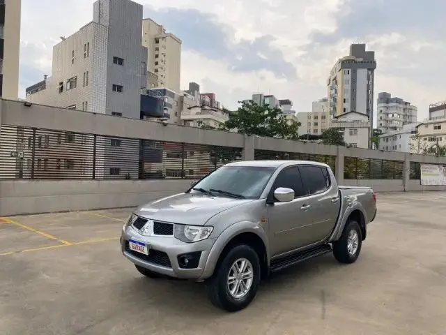 Carro Mitsubishi L200 Triton Sport 2012 HPE 4x4 3.2 DI-D (Mec)