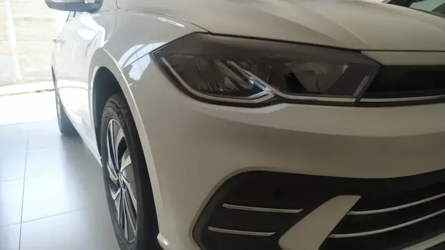 Carro Volkswagen Polo 2023 Highline (Aut) (Flex)