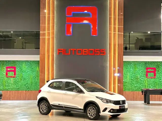 Carro Fiat Argo 2020 Trekking 1.3