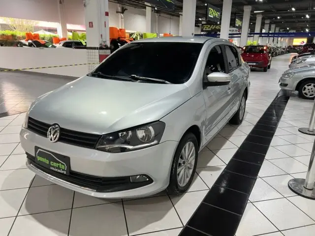 Carro Volkswagen Voyage 2015 1.6 VHT Comfortline I-Motion (Flex)
