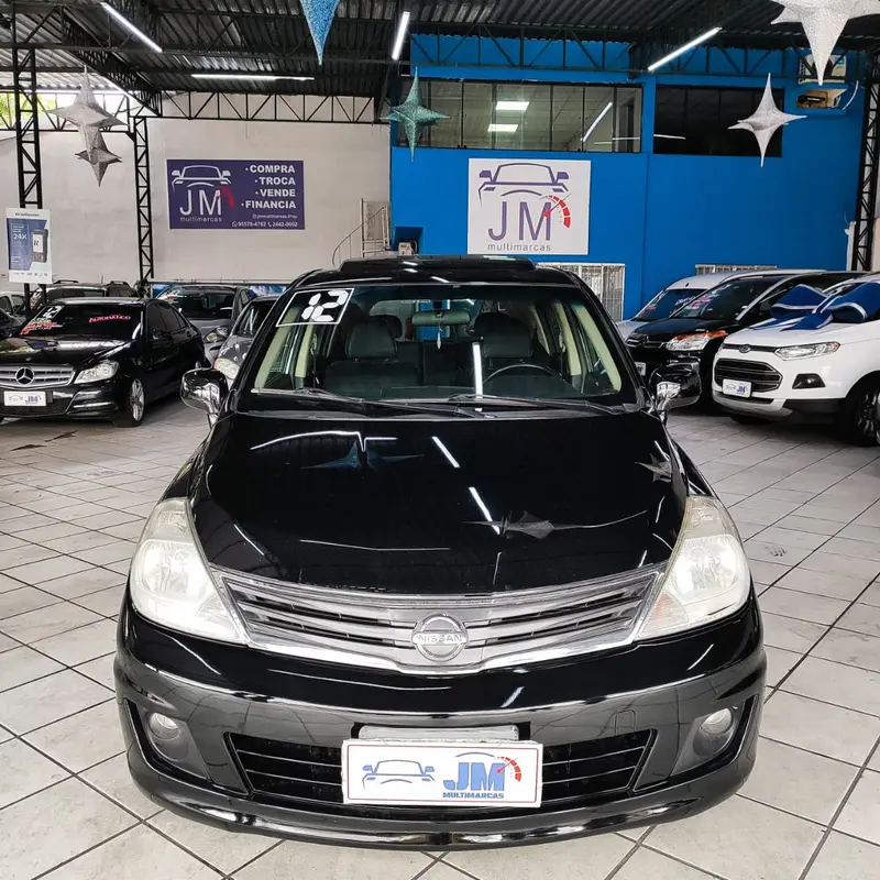 Nissan Tiida SL 1.8 (flex)