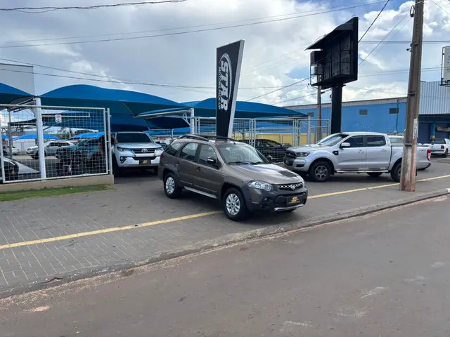Carro Fiat Palio Weekend 2014 Week. Adv. Dualogic 1.8 Flex