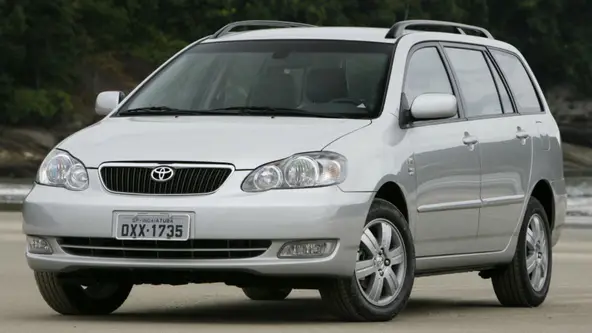 Versão (ainda) mais familiar do Corolla herda a robustez mecânica do sedan com visual marcante