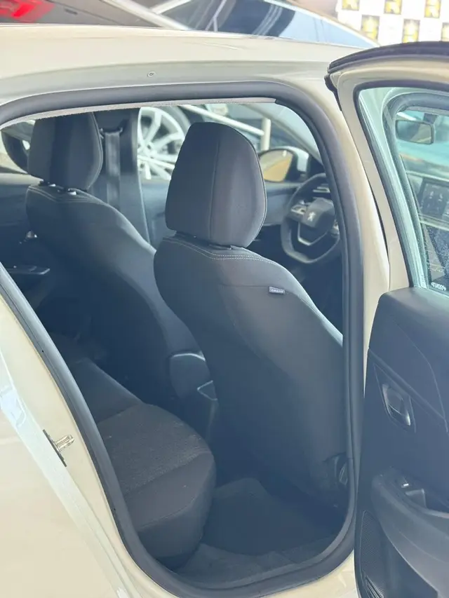Carro Peugeot 208 2023 Active 1.6 (Flex) (Aut)