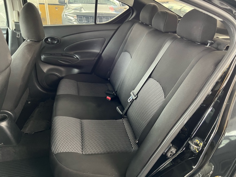 NISSAN VERSA