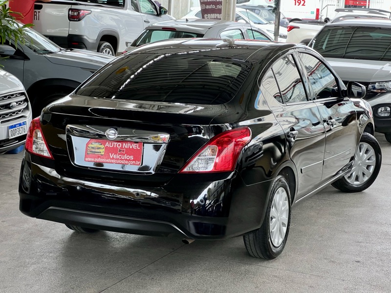 NISSAN VERSA