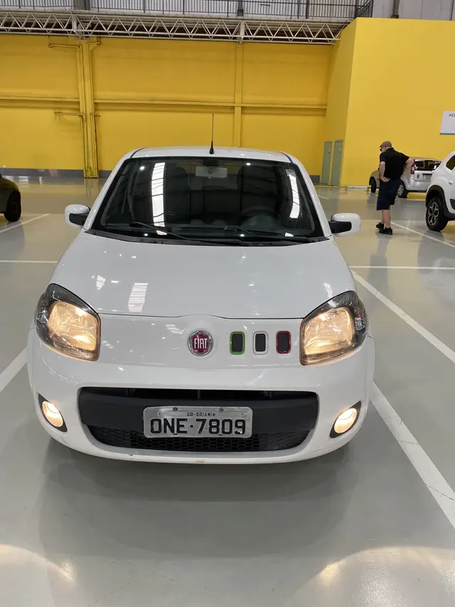 Carro Fiat Uno 2014 Economy 1.4 8V (Flex) 4P
