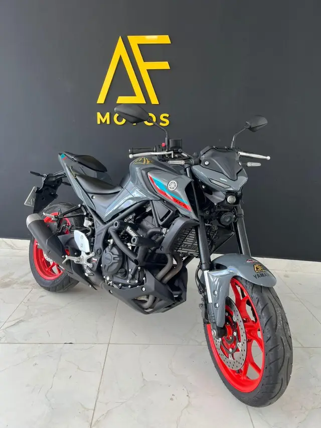 Carro Yamaha MT-03 2023 ABS