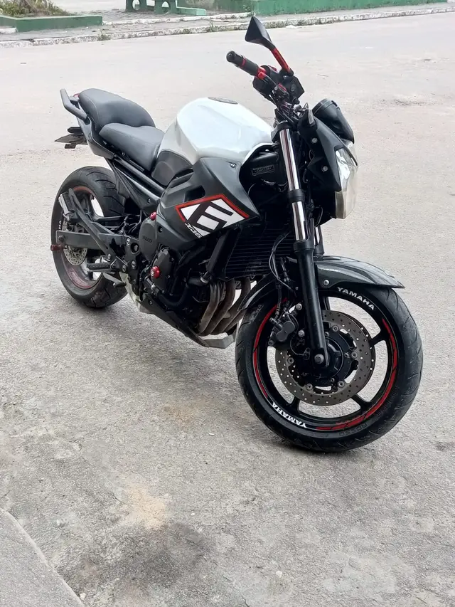 Carro Yamaha XJ6 N 2017 XJ6 N 600 (ABS)