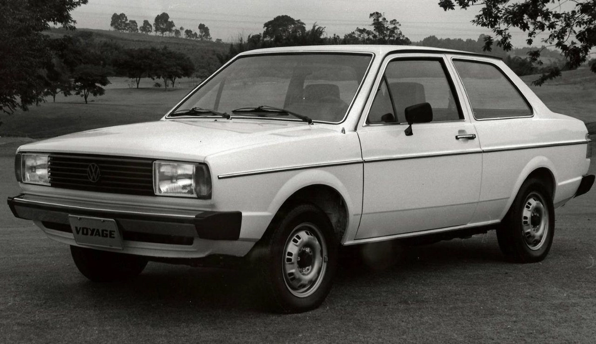 Sedan foi vendido em lotes de 1.500 unidades em dois anos distintos 