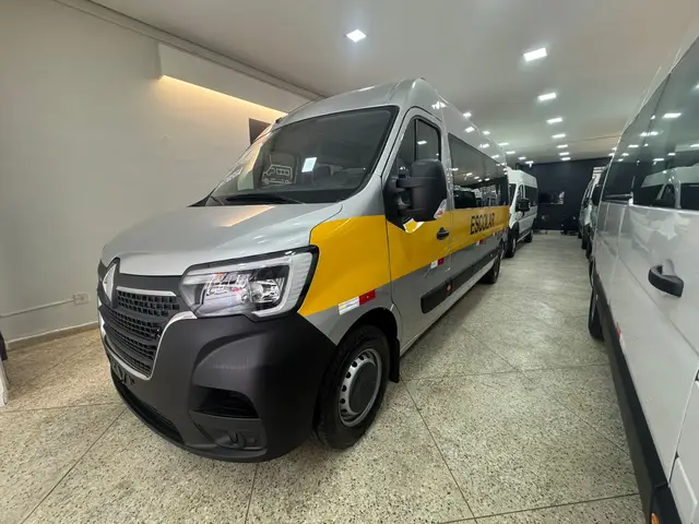 Carro Renault Master 2025 Minibus Executive L3H2