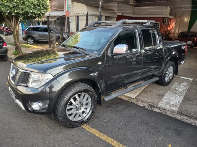 Carro Nissan Frontier 2014 2.5 TD CD 4x4 SL (Aut)